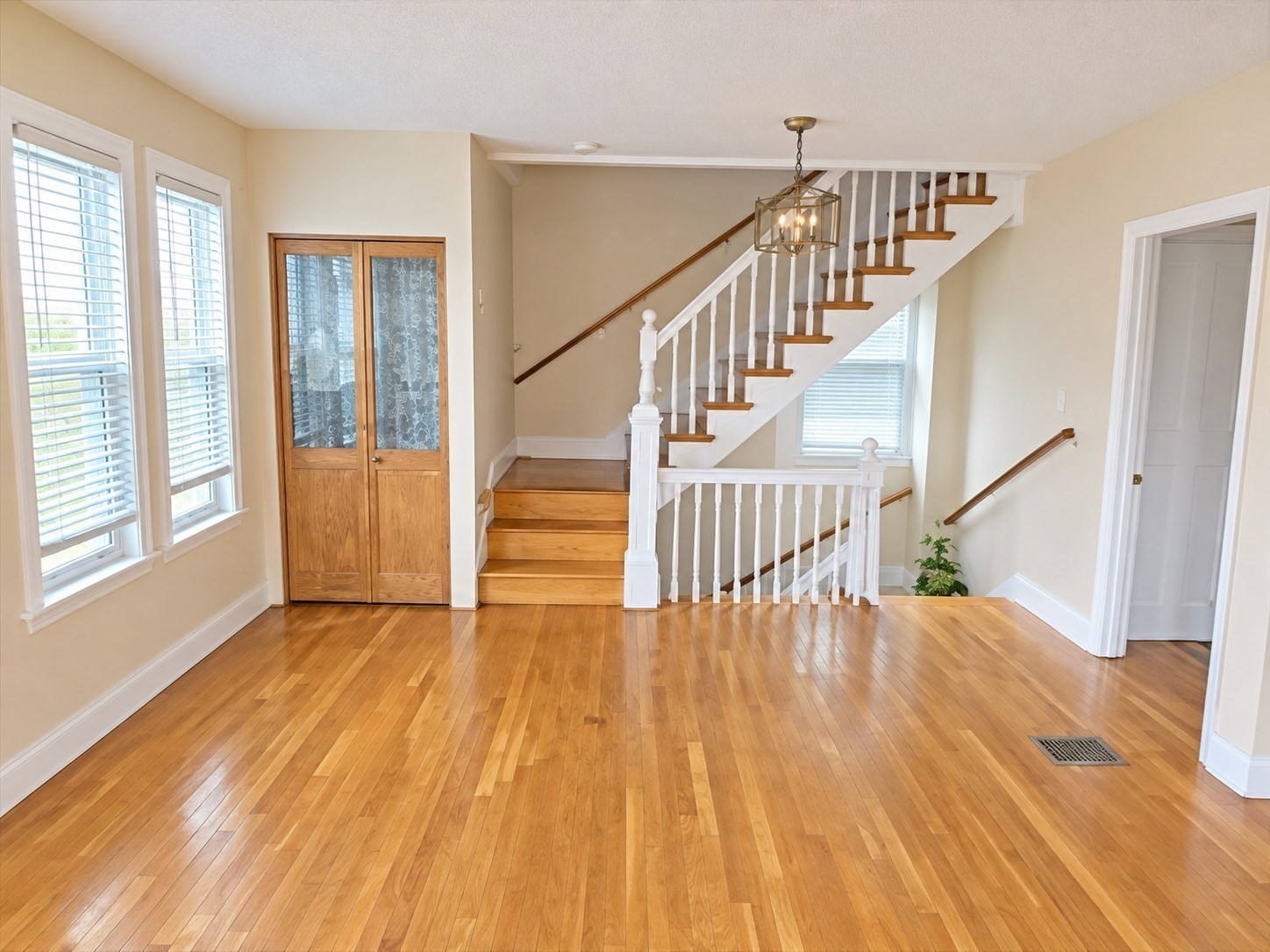 120 Woodrow Ave Property Photo 10