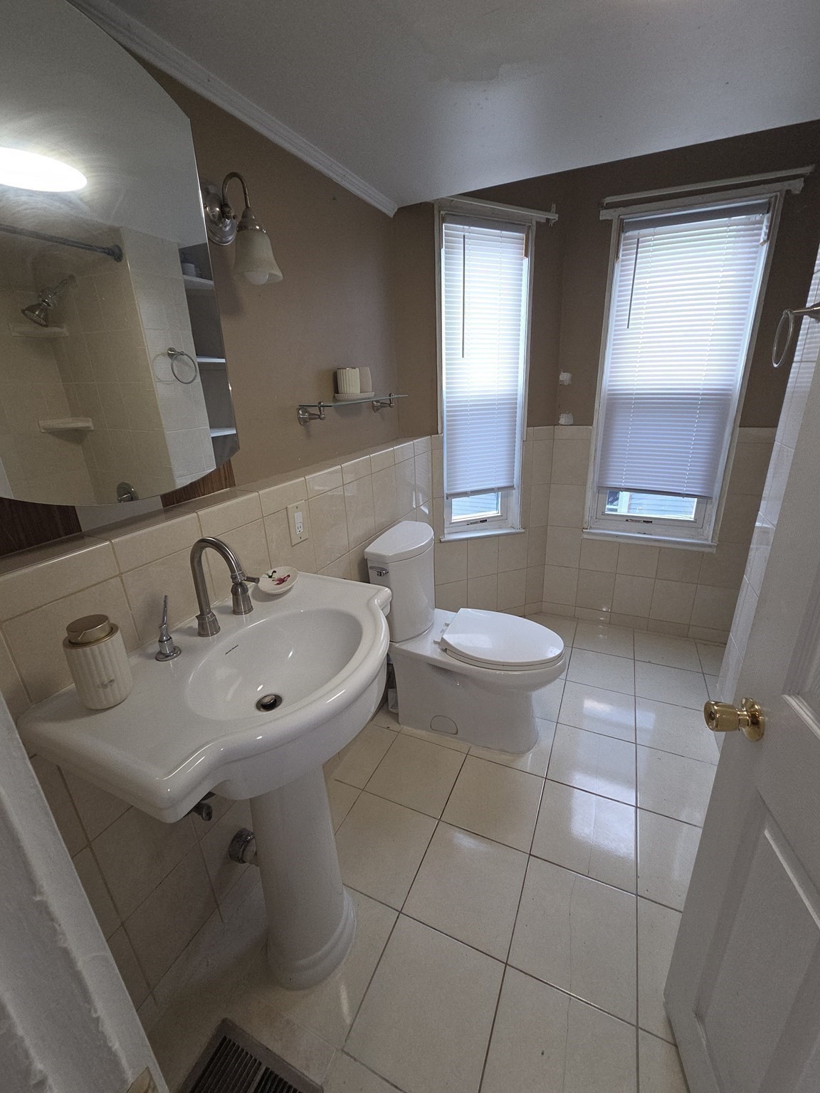 120 Woodrow Ave Property Photo 17