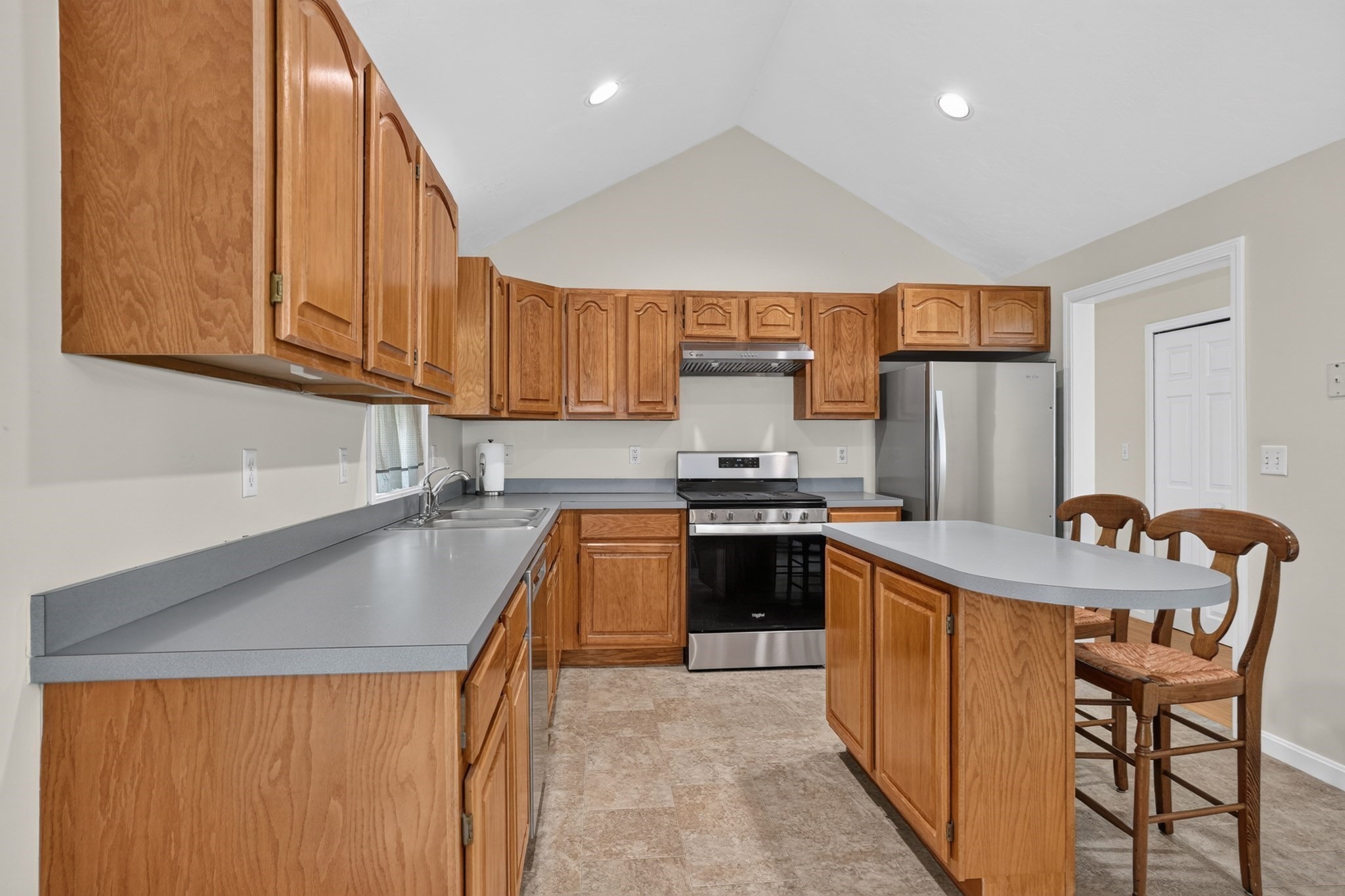 3 Greenside Ln Property Photo 7