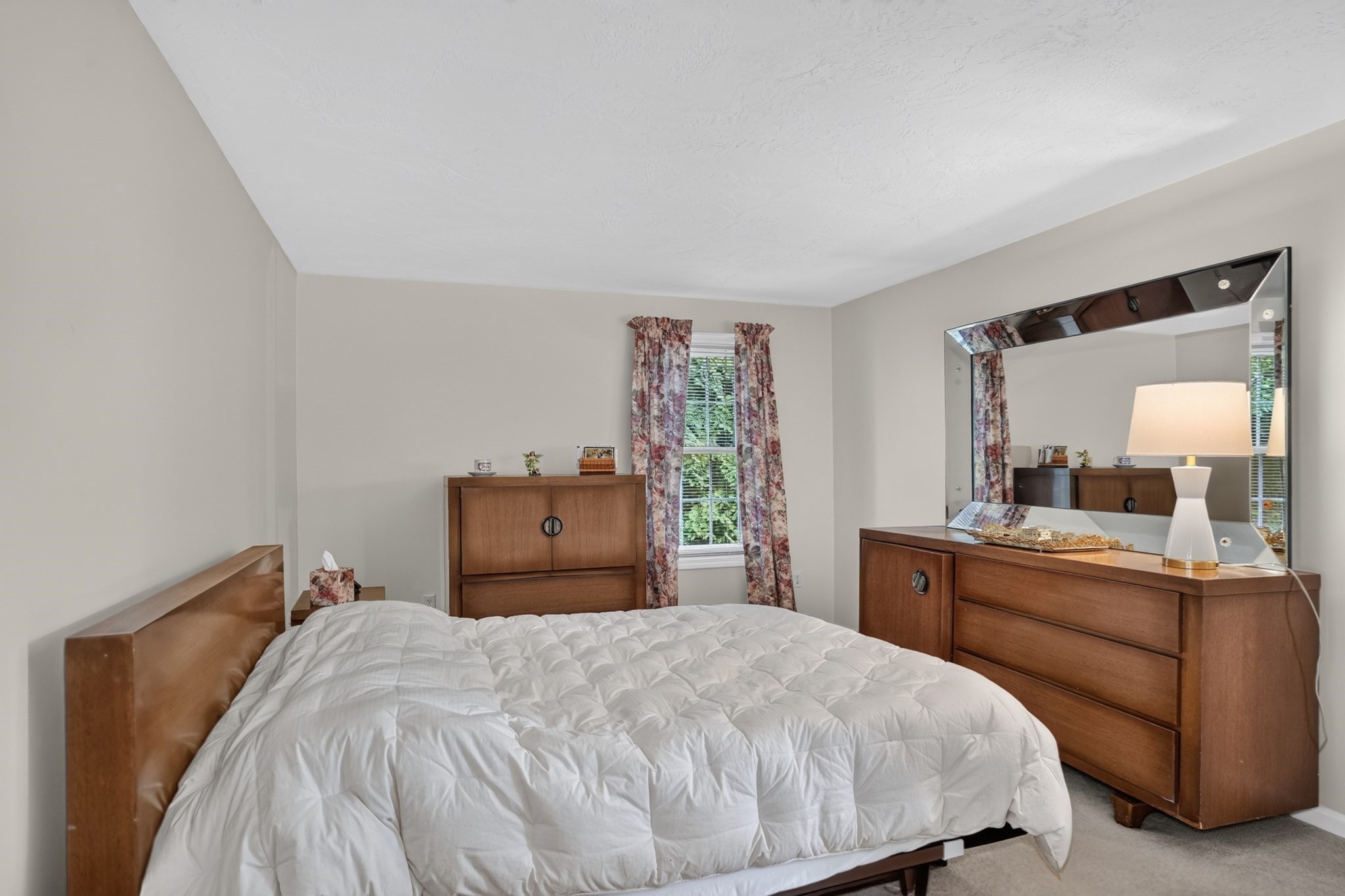 3 Greenside Ln Property Photo 9