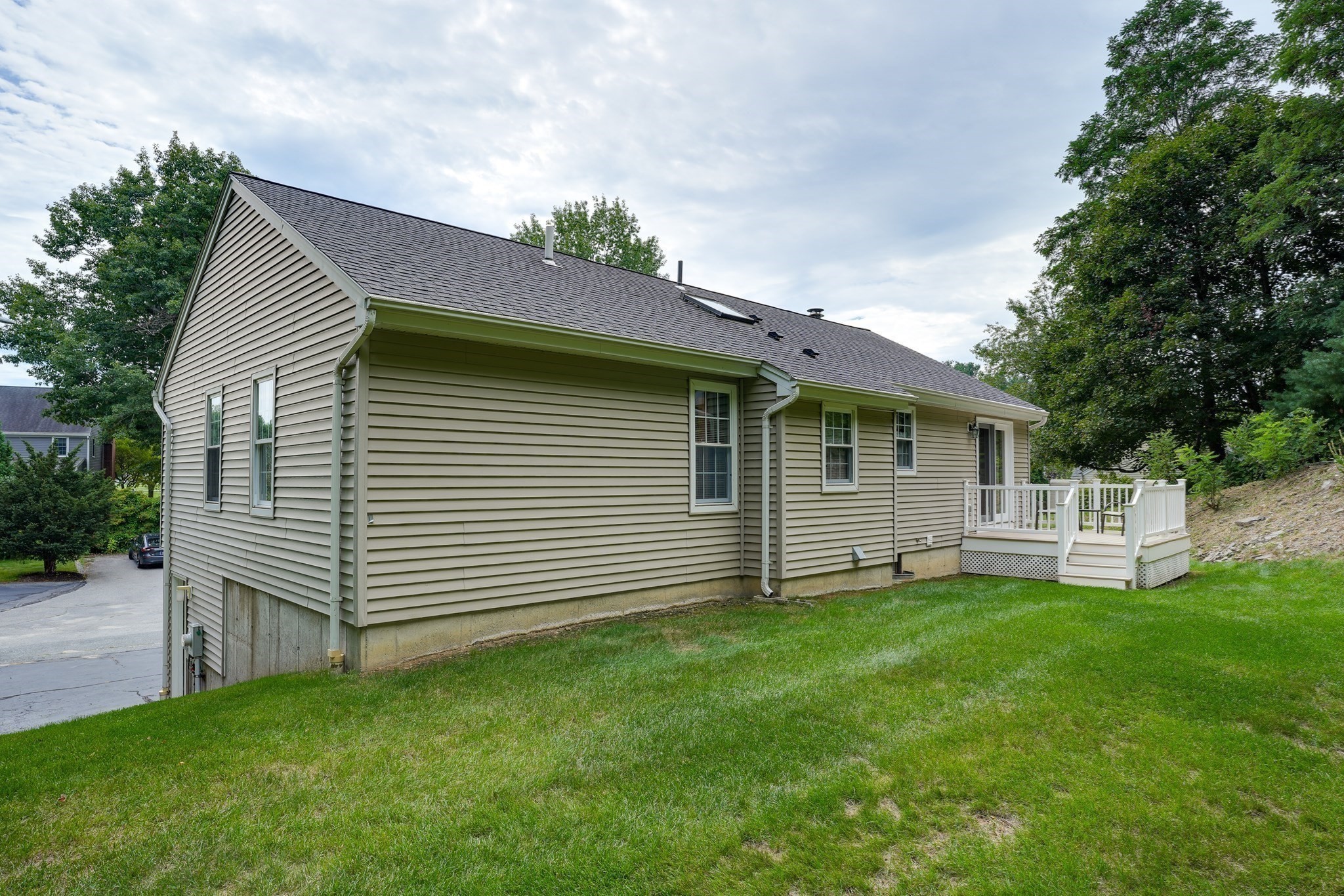 3 Greenside Ln Property Photo 18