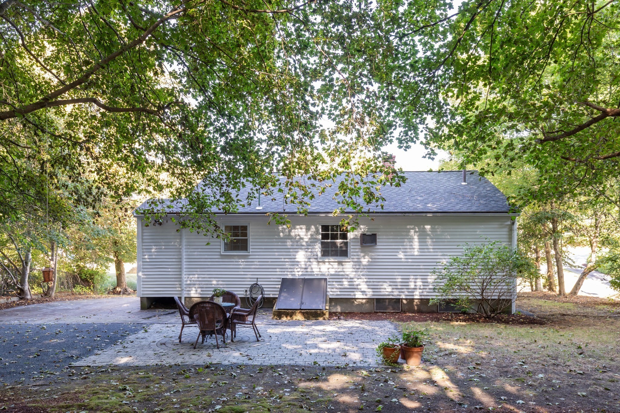 64 Alden St Property Photo 4