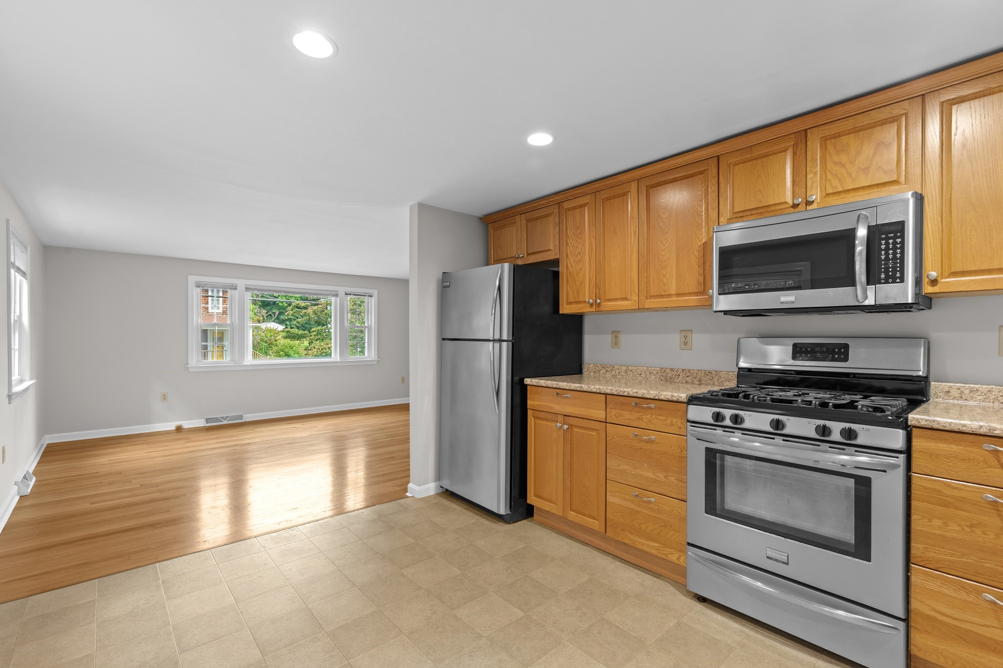 64 Alden St Property Photo 11