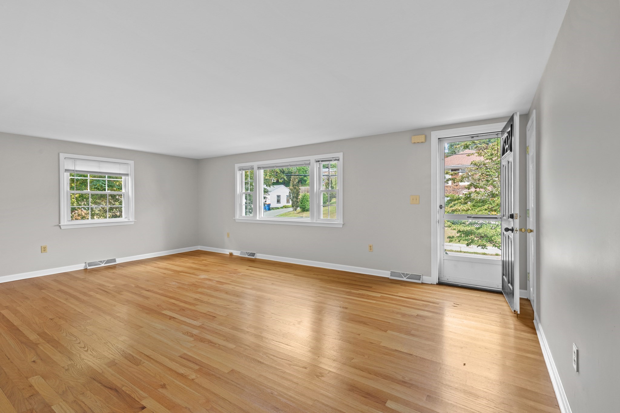 64 Alden St Property Photo 14