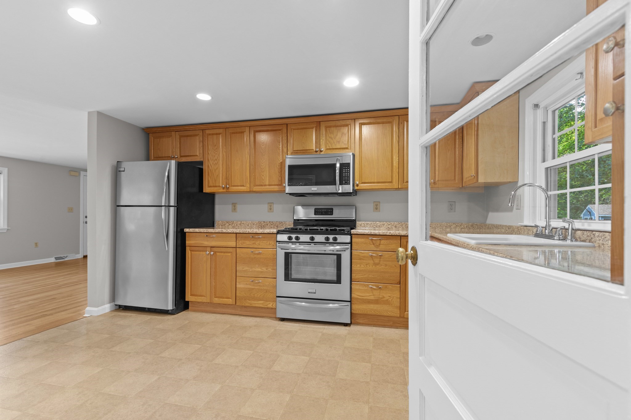 64 Alden St Property Photo 20