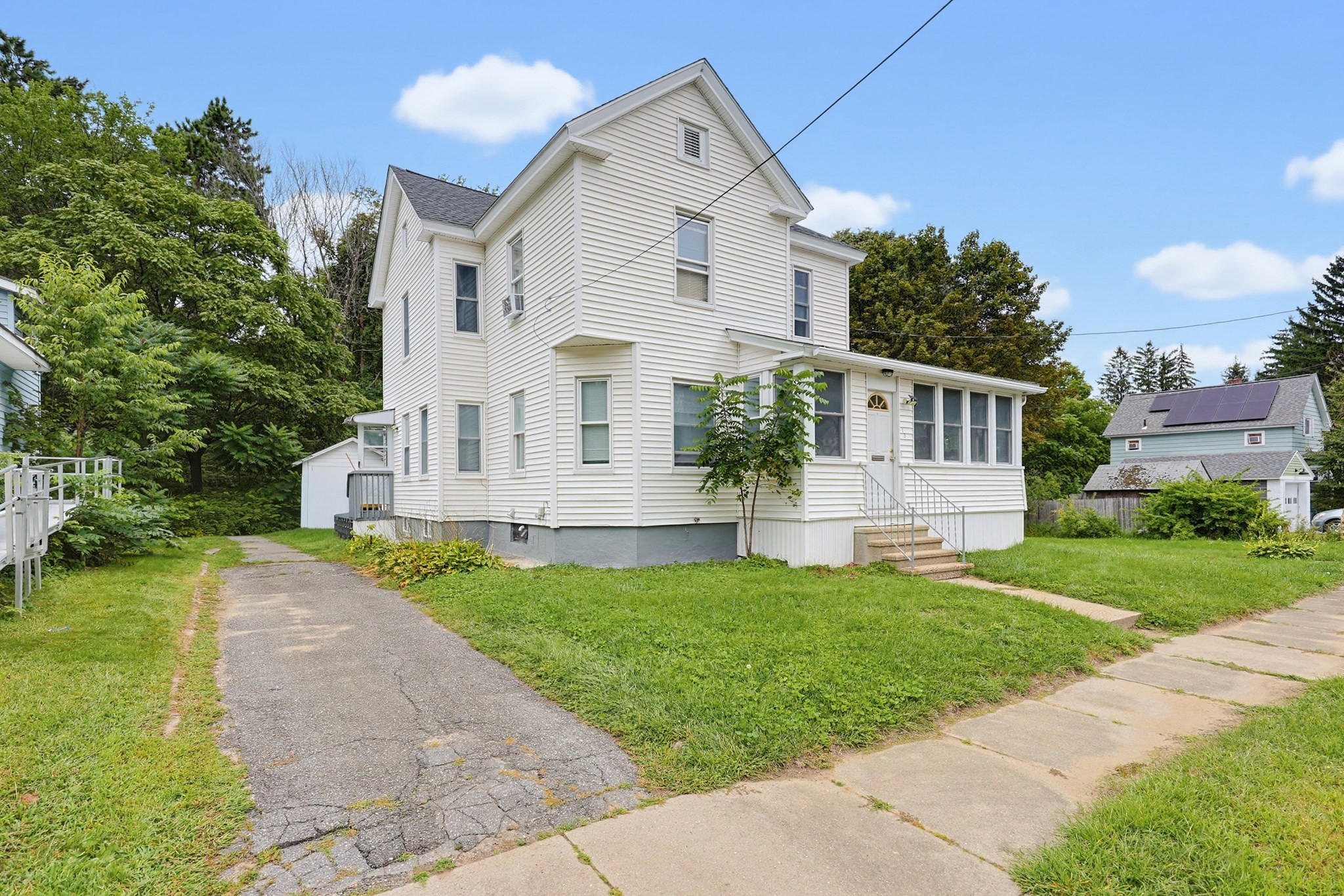 13 Campbell Ave Property Photo 1