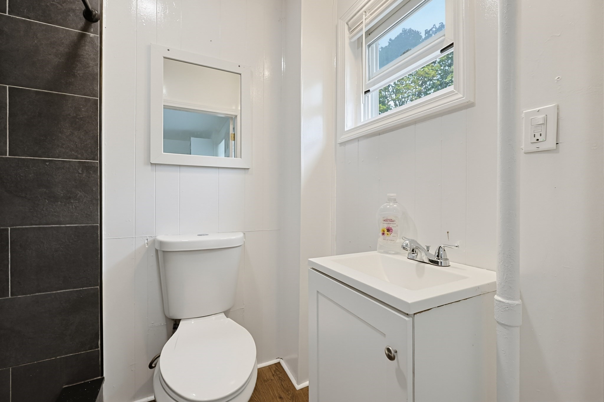 13 Campbell Ave Property Photo 7