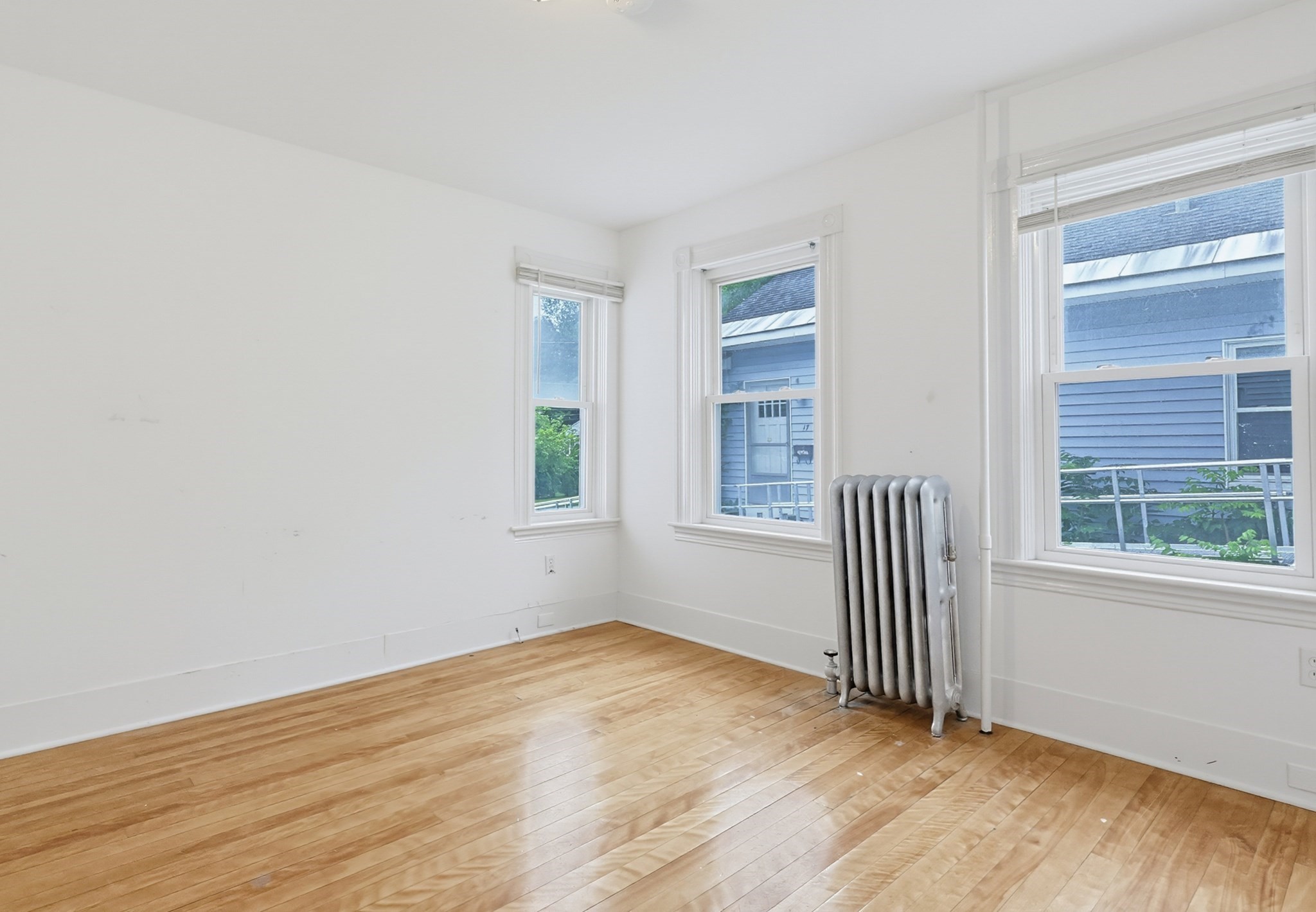 13 Campbell Ave Property Photo 9