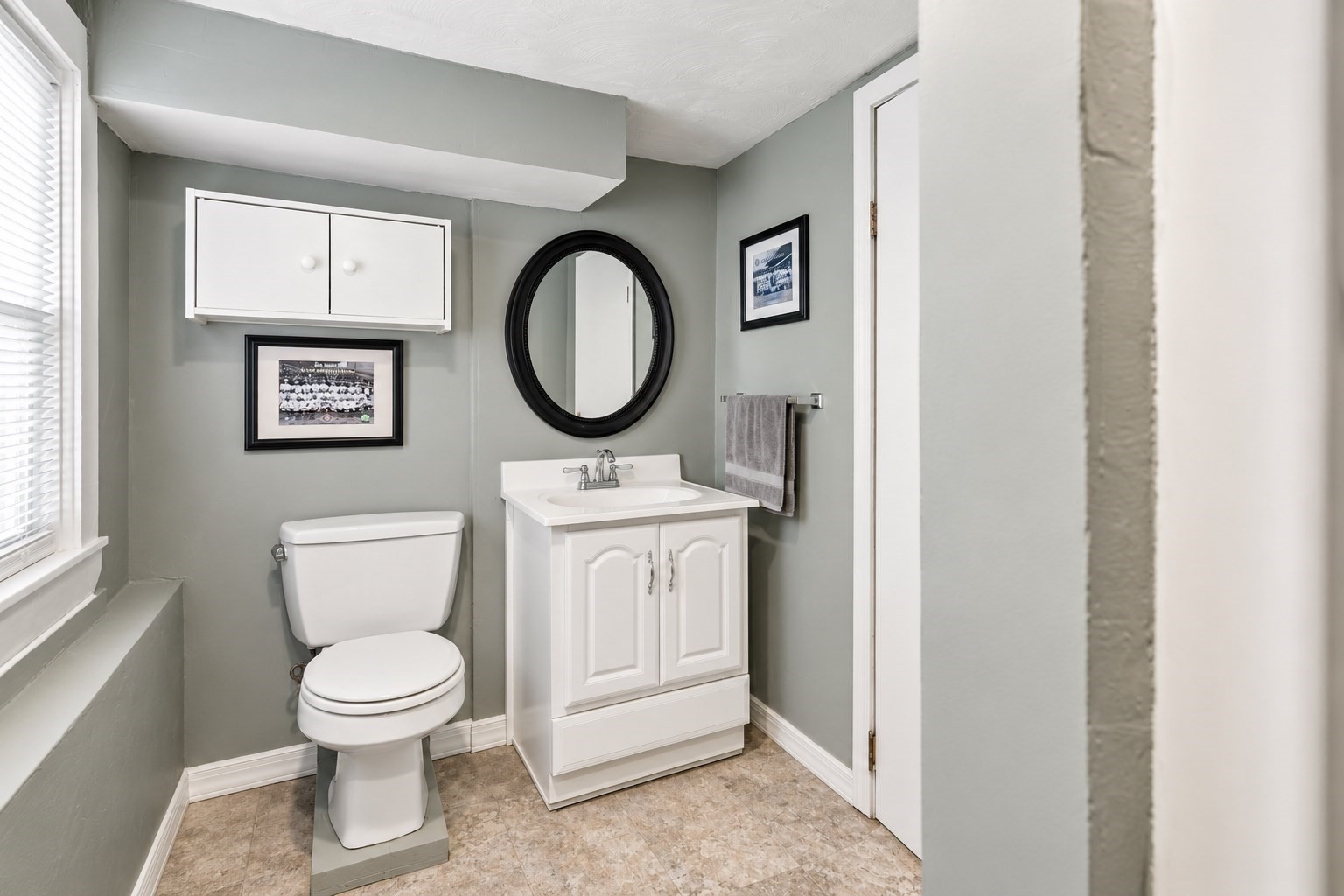 81 Warfield Avenue Property Photo 25