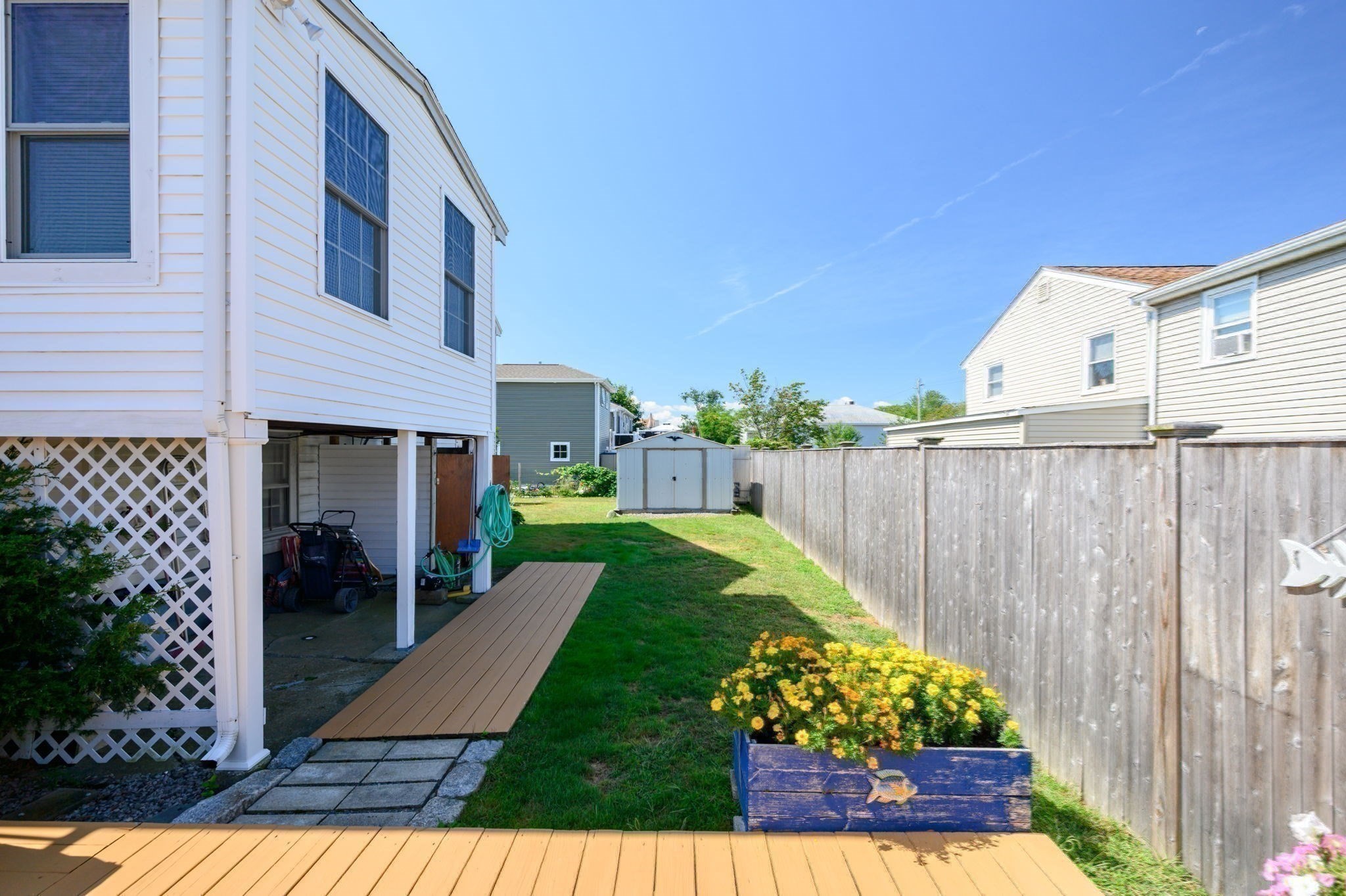 81 Warfield Avenue Property Photo 26
