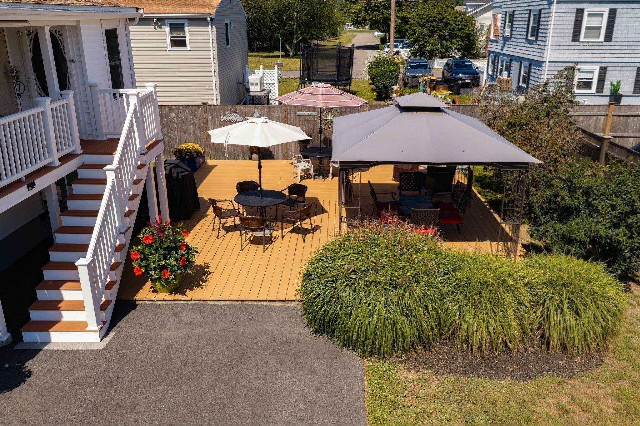 81 Warfield Avenue Property Photo 28