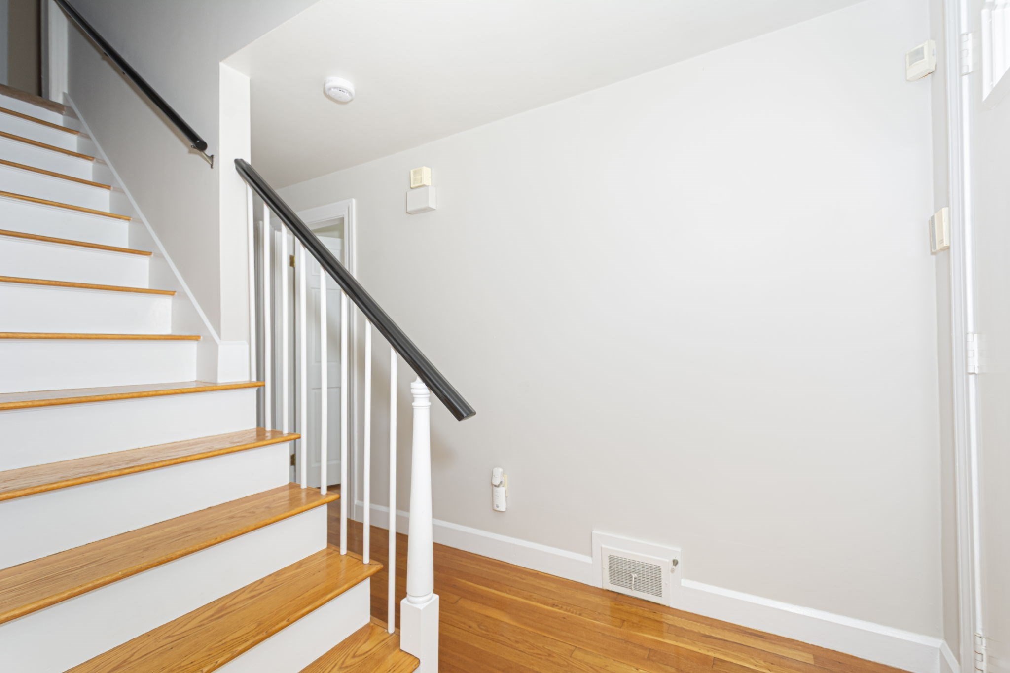 10 Farview Ave Property Photo 4