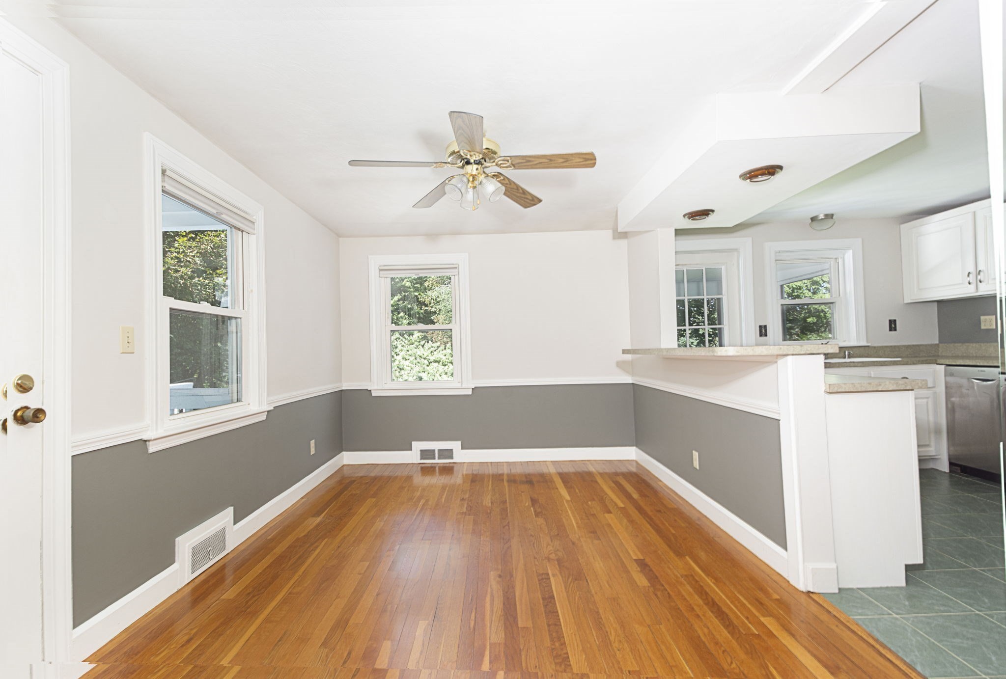 10 Farview Ave Property Photo 8