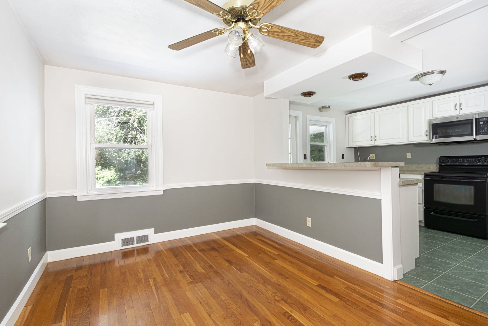 10 Farview Ave Property Photo 9