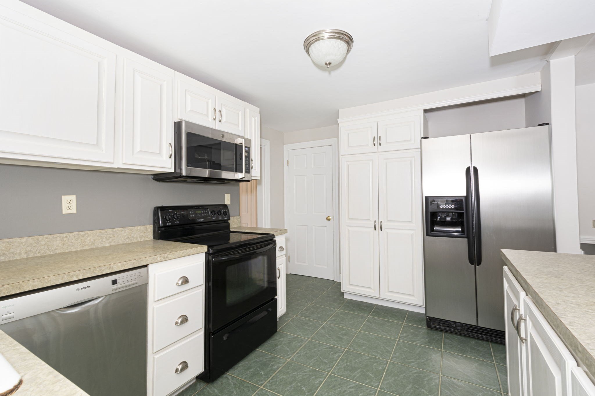 10 Farview Ave Property Photo 14