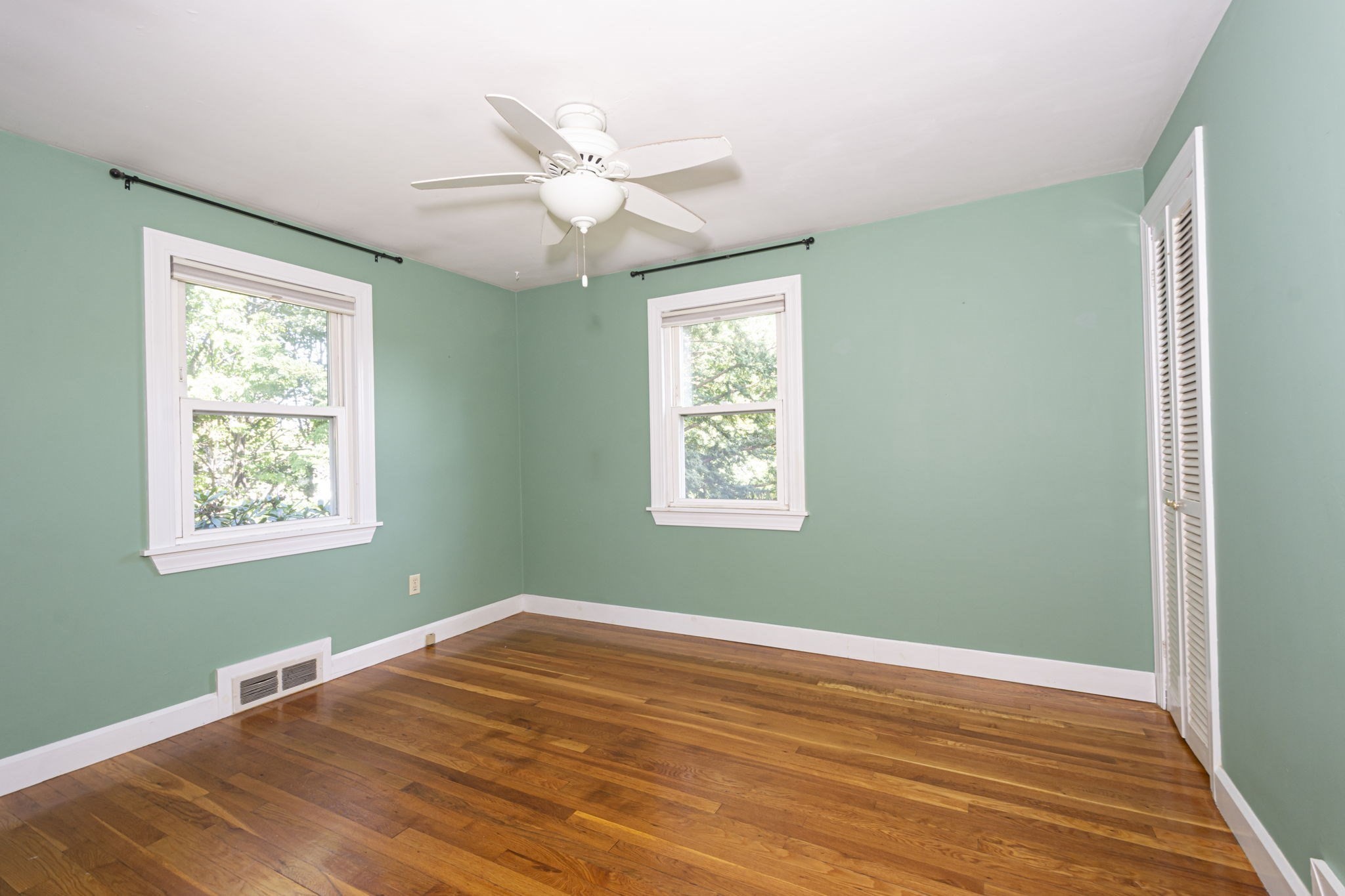 10 Farview Ave Property Photo 16