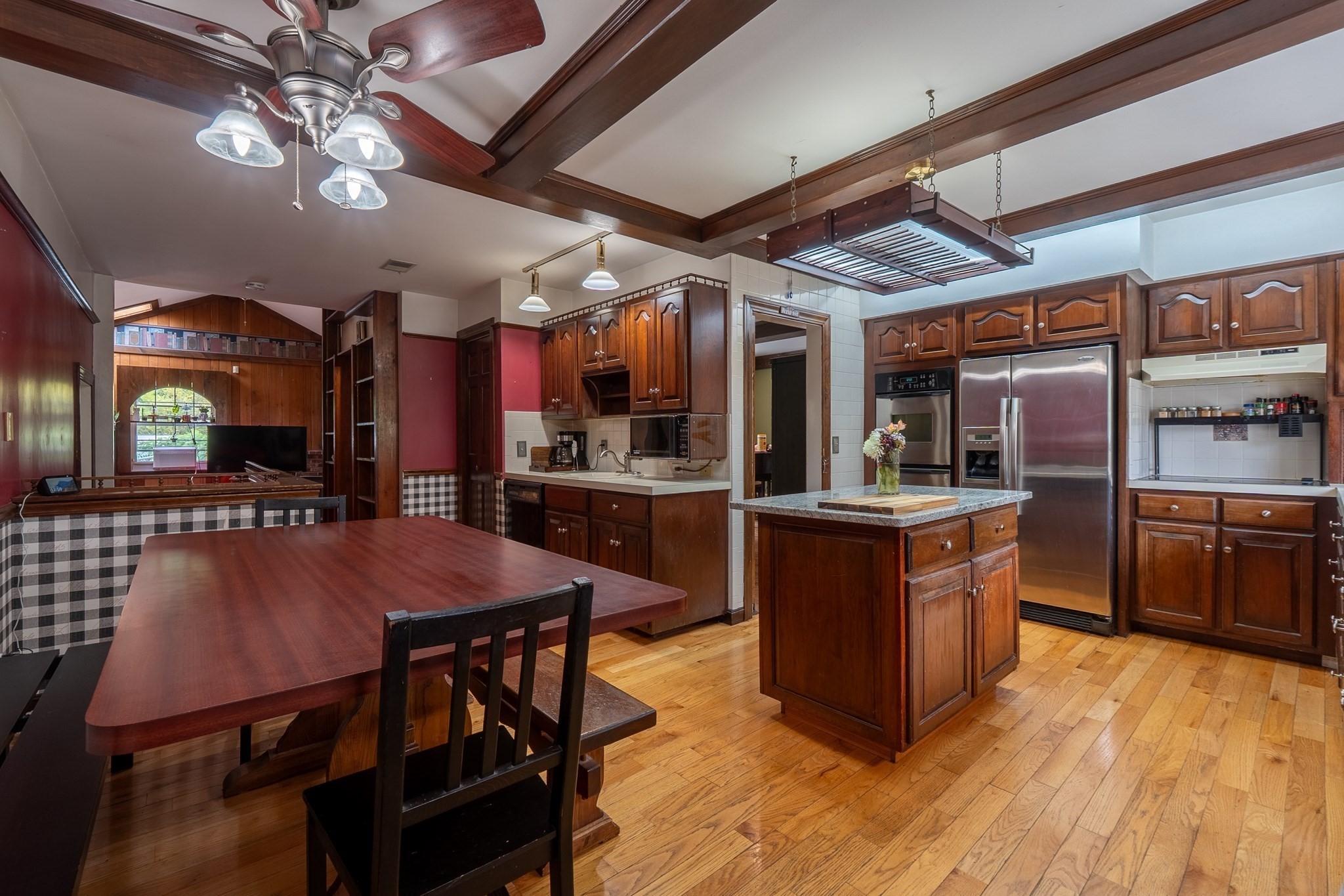 163 Oakside Ave Property Photo 3
