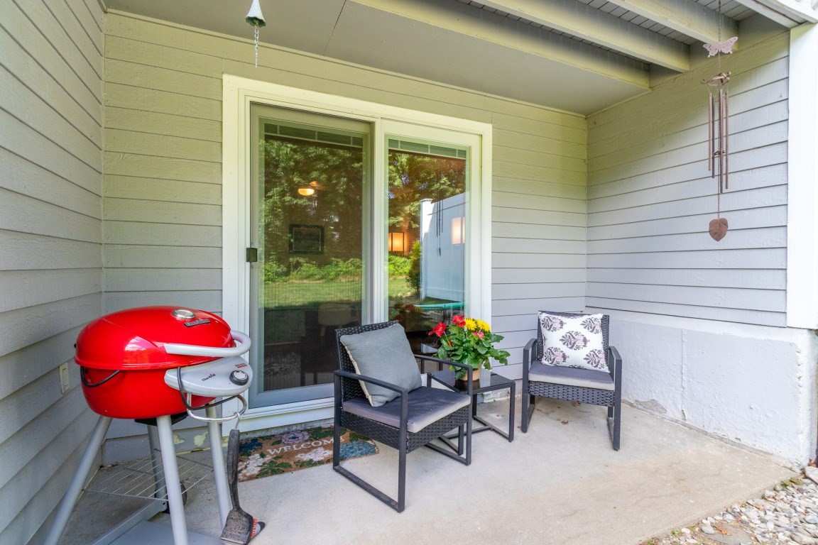 4 Beals Cove Rd # G Property Photo 5