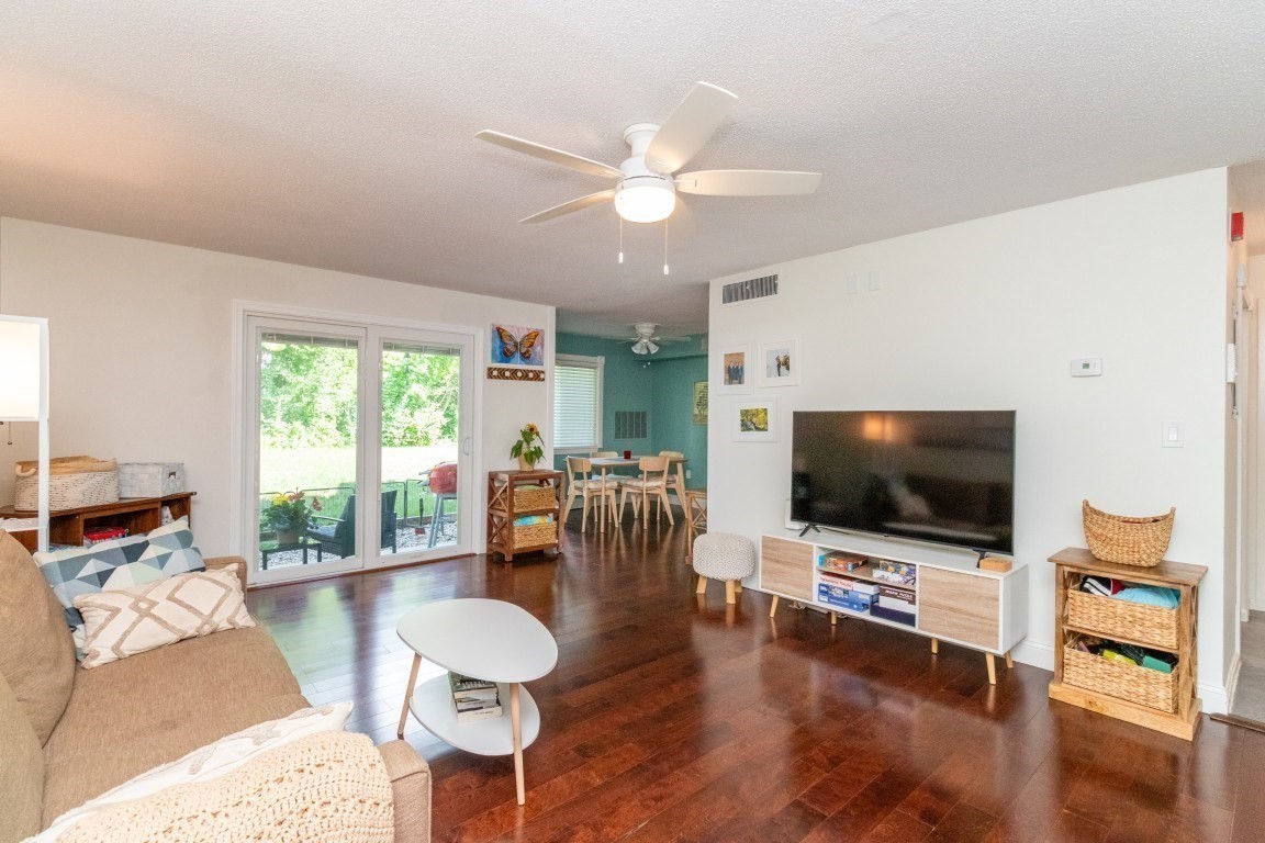 4 Beals Cove Rd # G Property Photo 6
