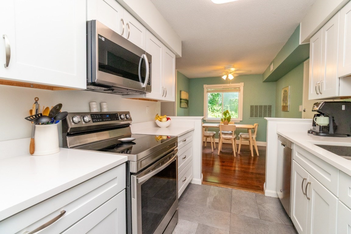4 Beals Cove Rd # G Property Photo 12