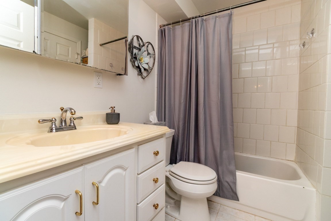 4 Beals Cove Rd # G Property Photo 15