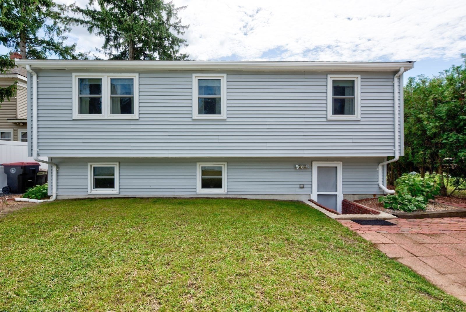 58 Earley St Property Photo 9