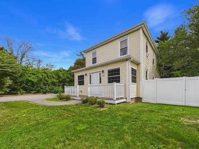 275 Holmes St. Property Photo 3