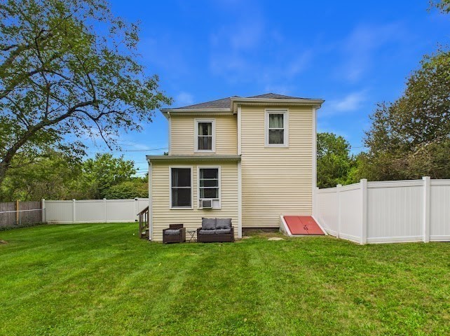 275 Holmes St. Property Photo 23