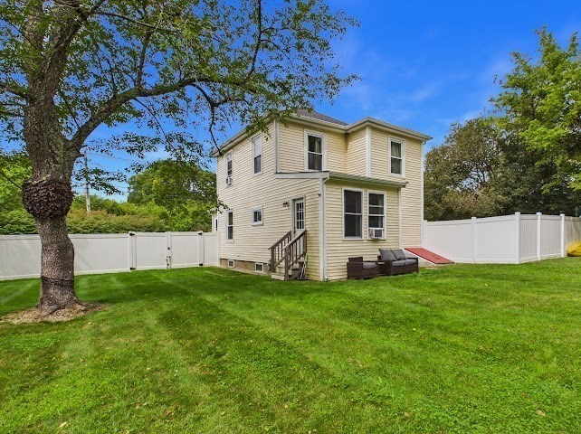 275 Holmes St. Property Photo 24