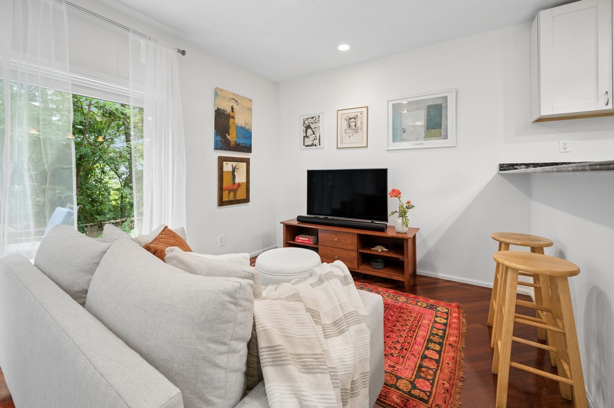 412 Parker St # O Property Photo 3
