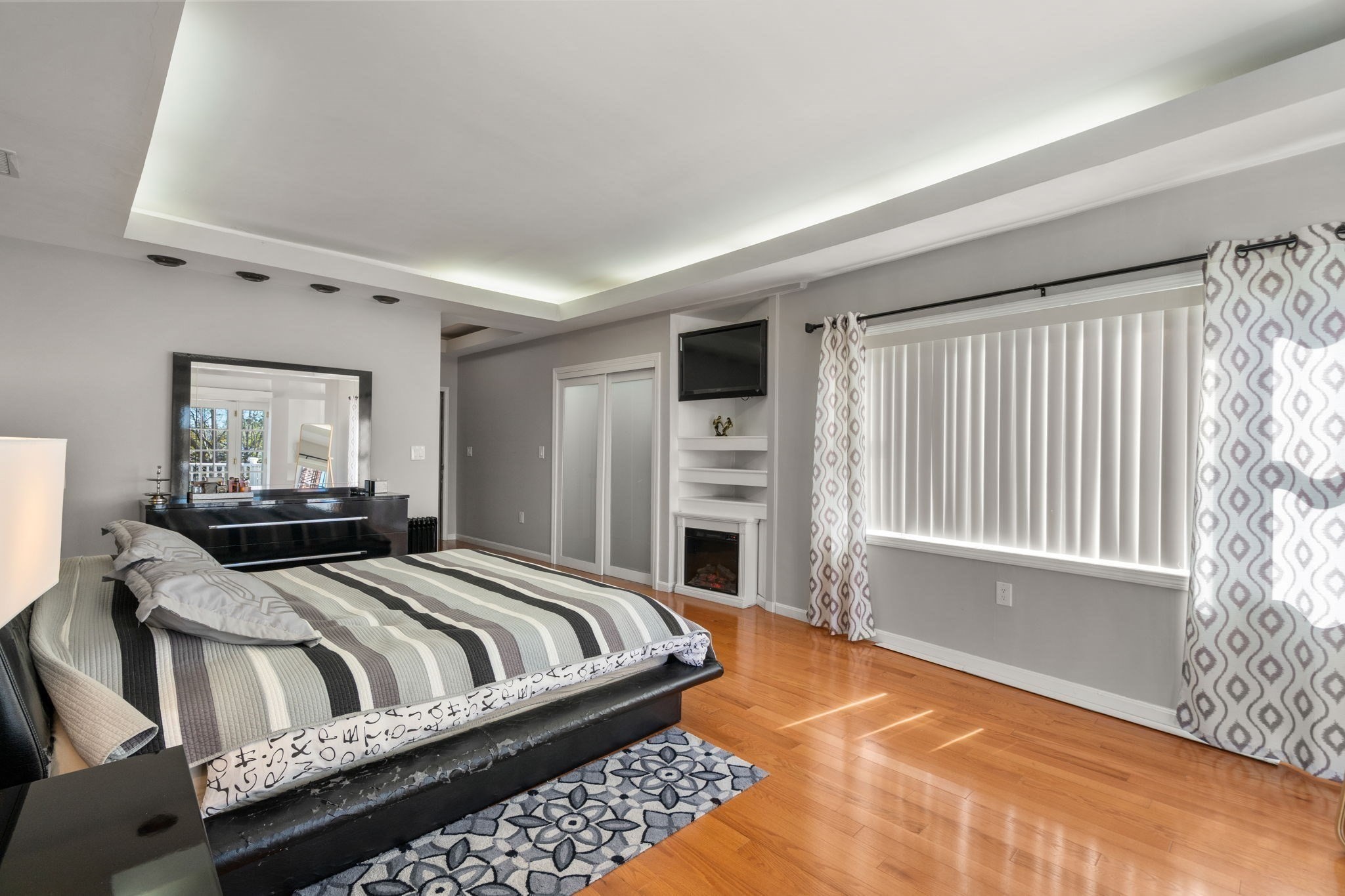 581 California Property Photo 9