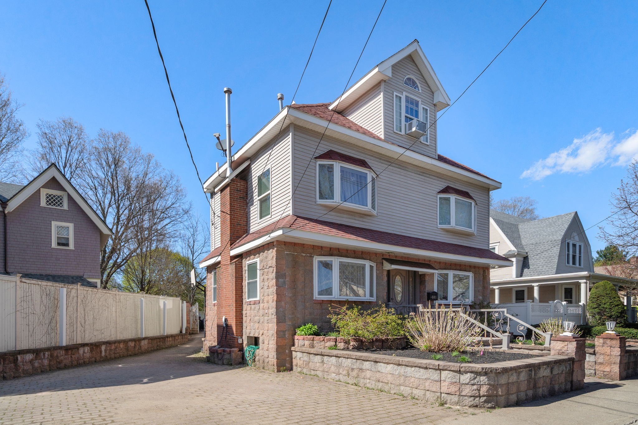 581 California Property Photo 17