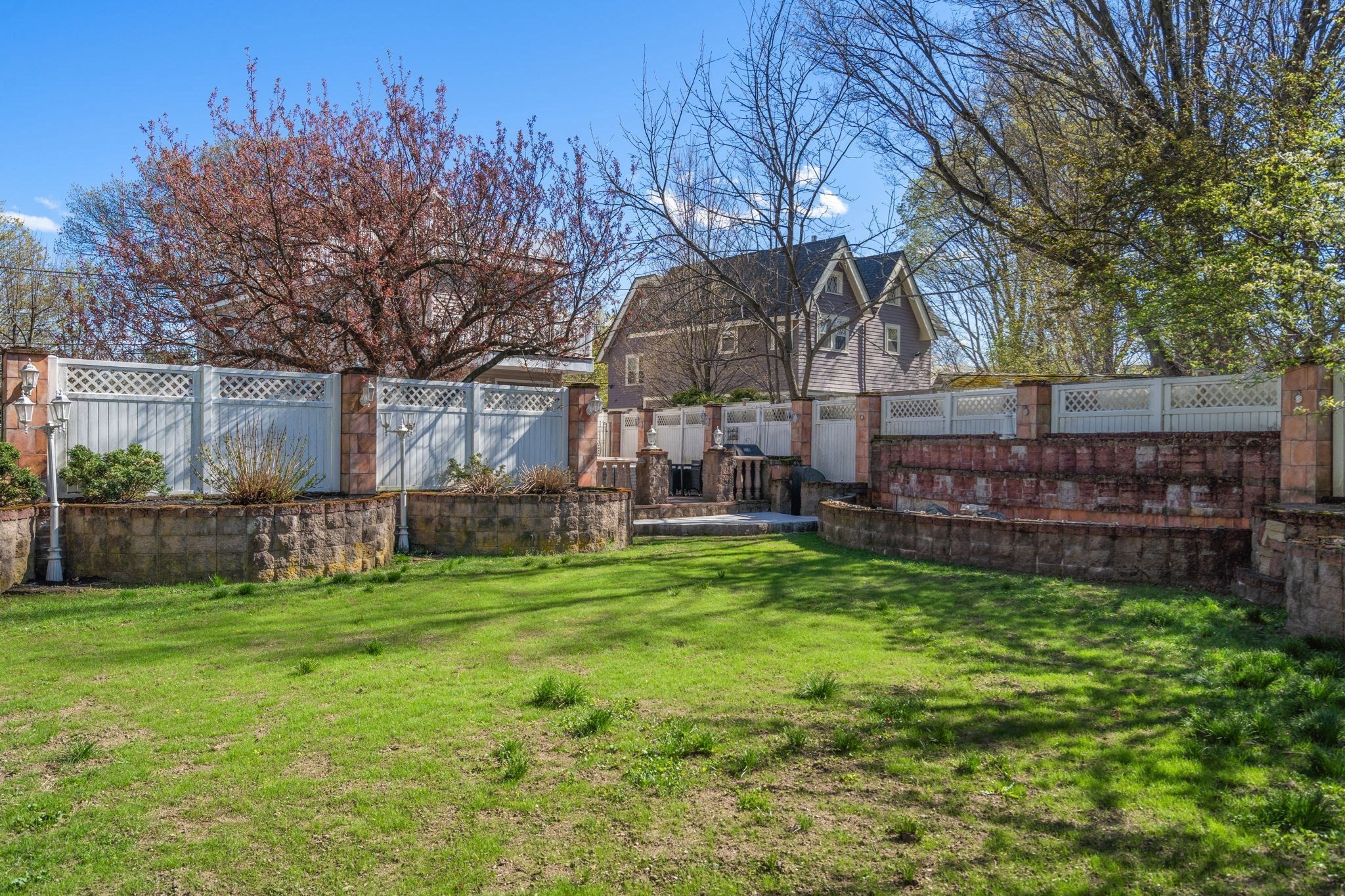 581 California Property Photo 21