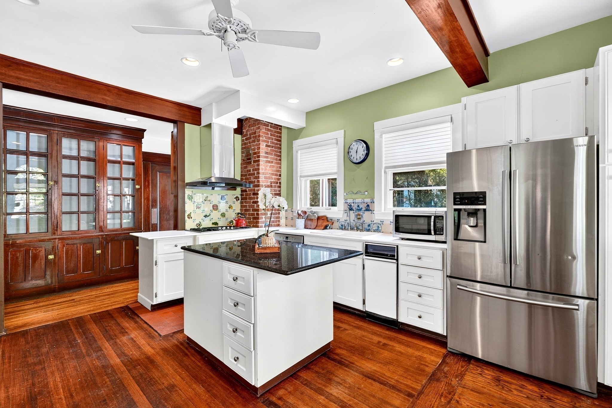 127 Commonwealth Ave Property Photo 8