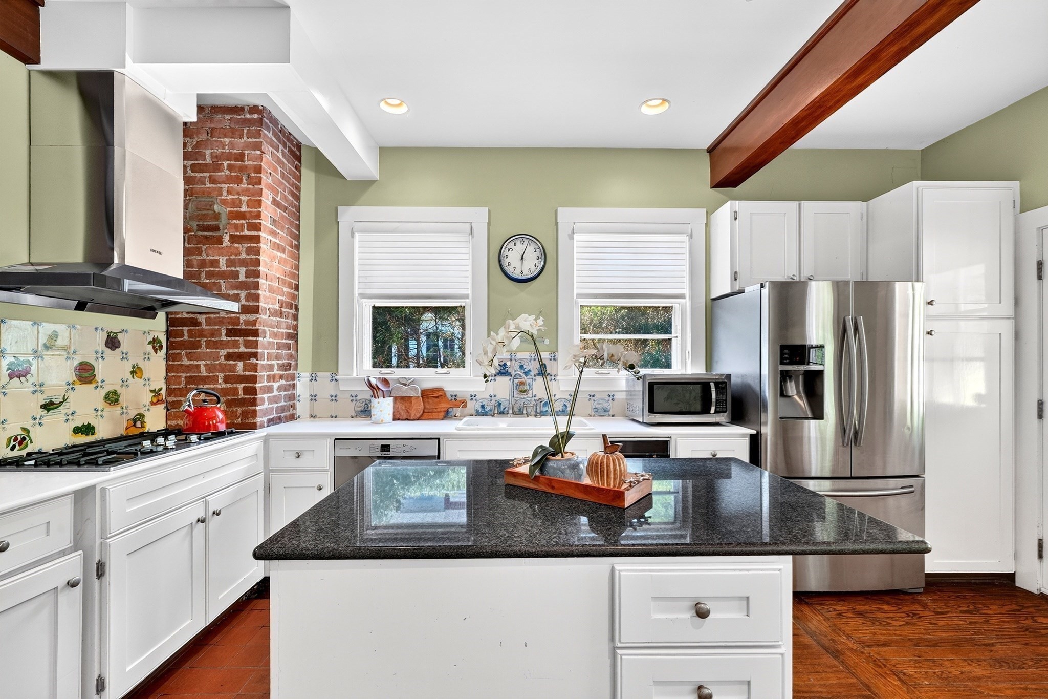 127 Commonwealth Ave Property Photo 9