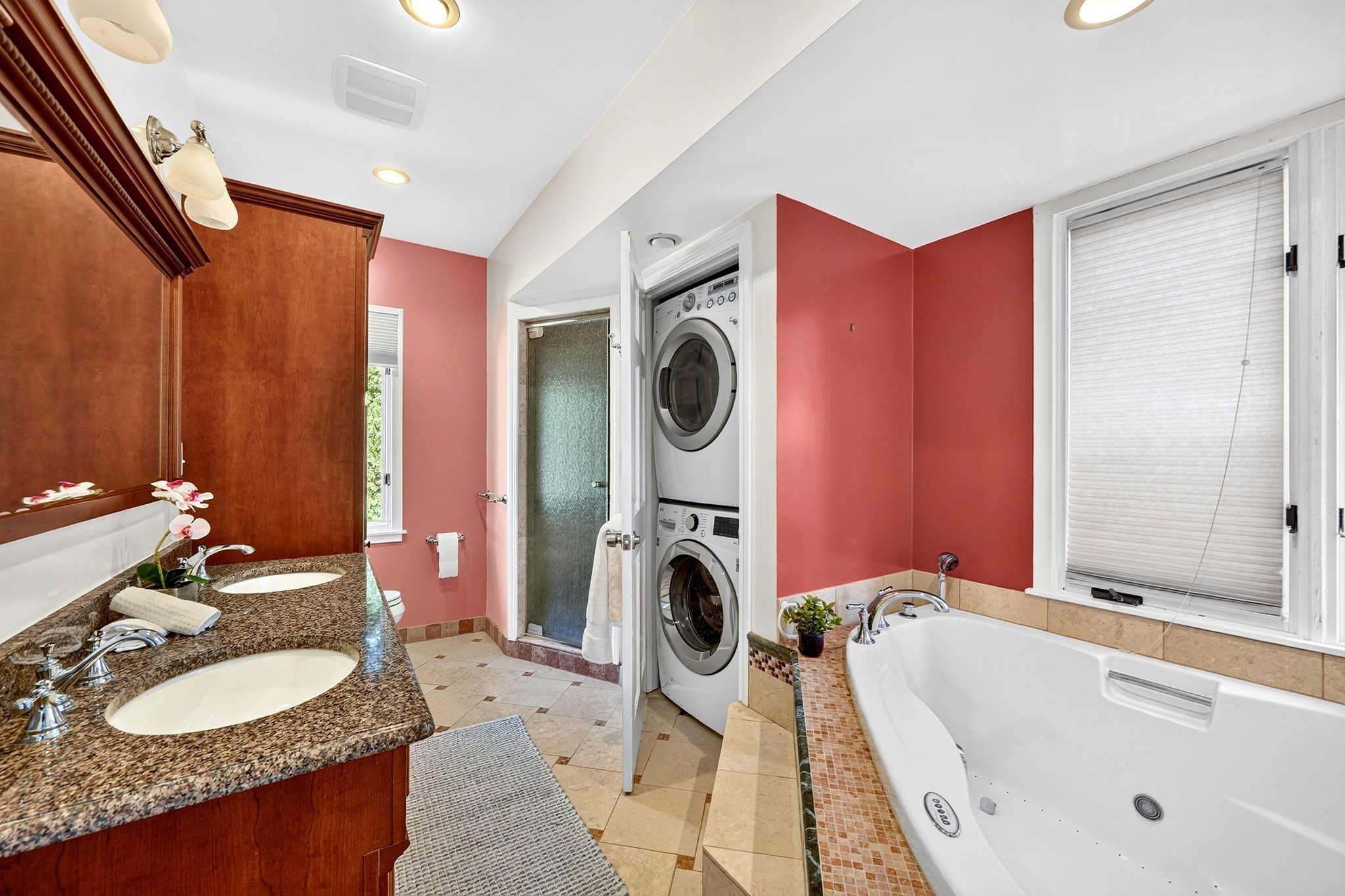 127 Commonwealth Ave Property Photo 18