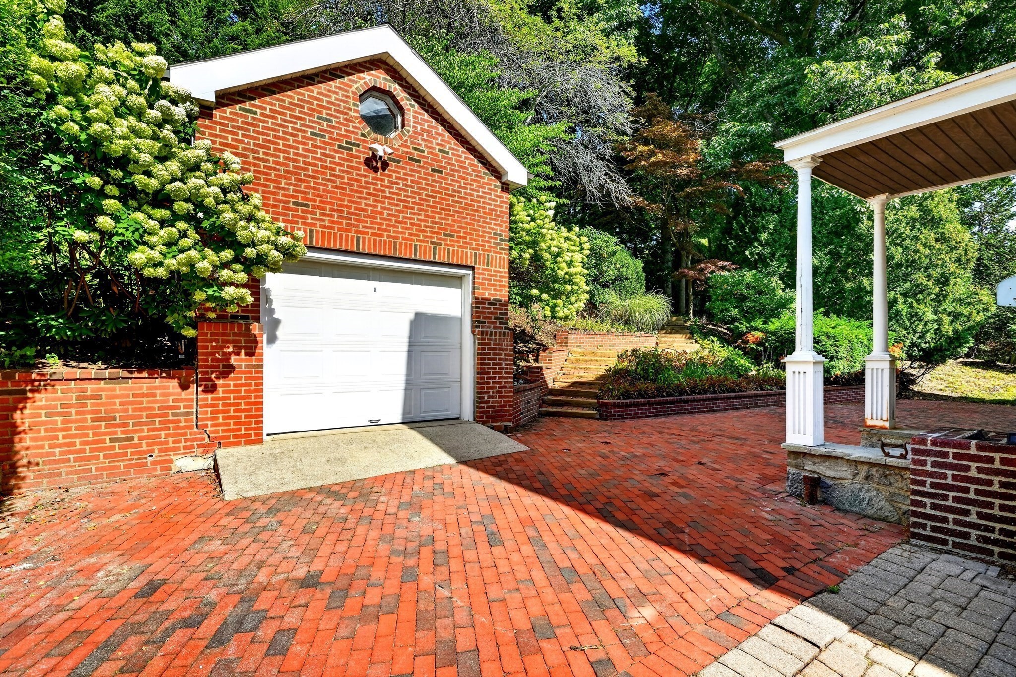 127 Commonwealth Ave Property Photo 33