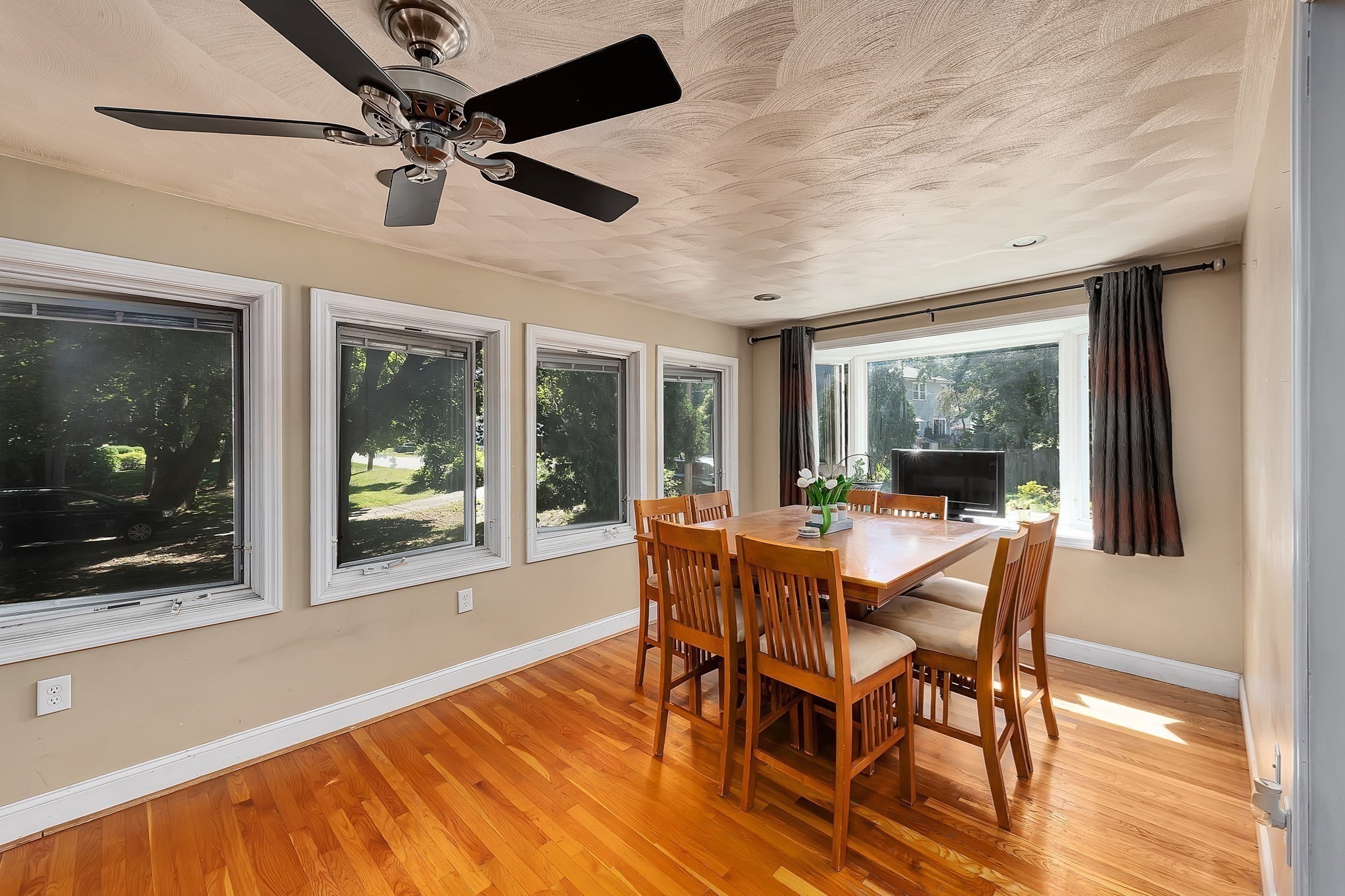 37 Riverdale Ave Property Photo 9