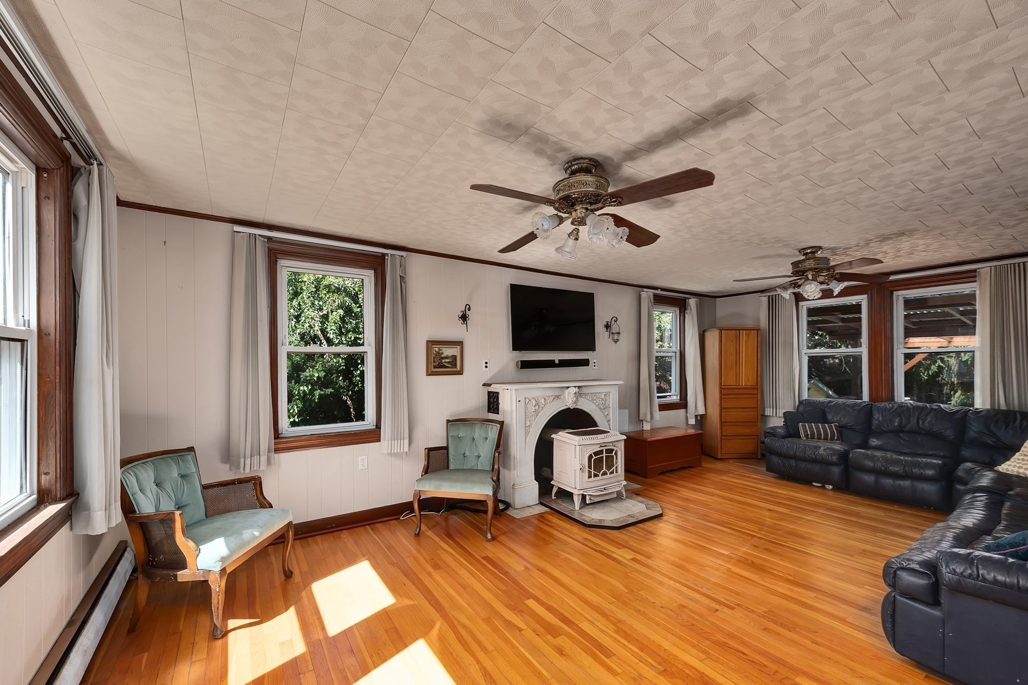 37 Riverdale Ave Property Photo 10