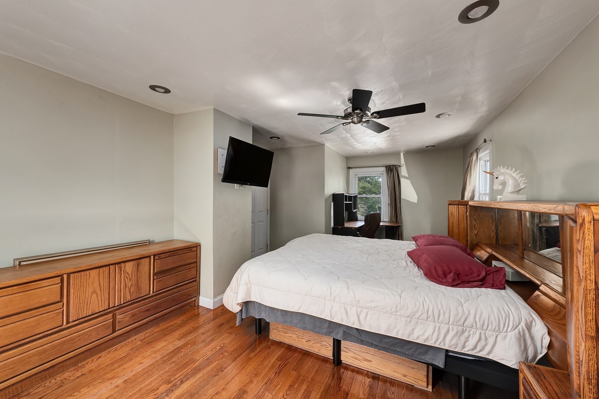 37 Riverdale Ave Property Photo 14