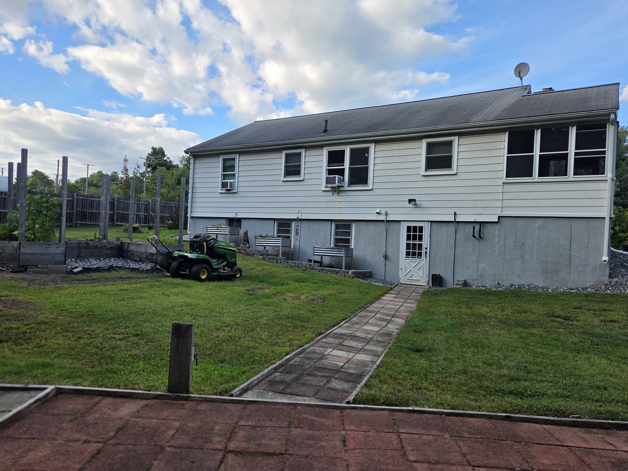 403 Millville Rd Property Photo 4