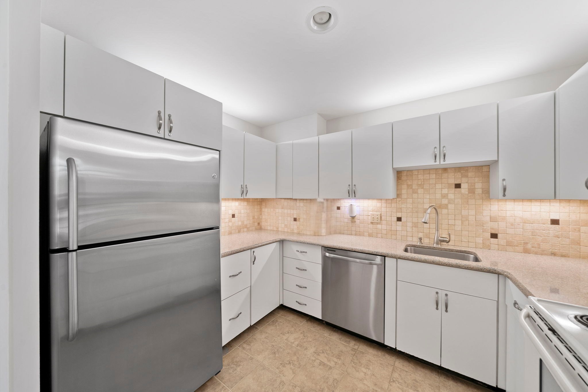 100 Parks St # 27 Property Photo 1