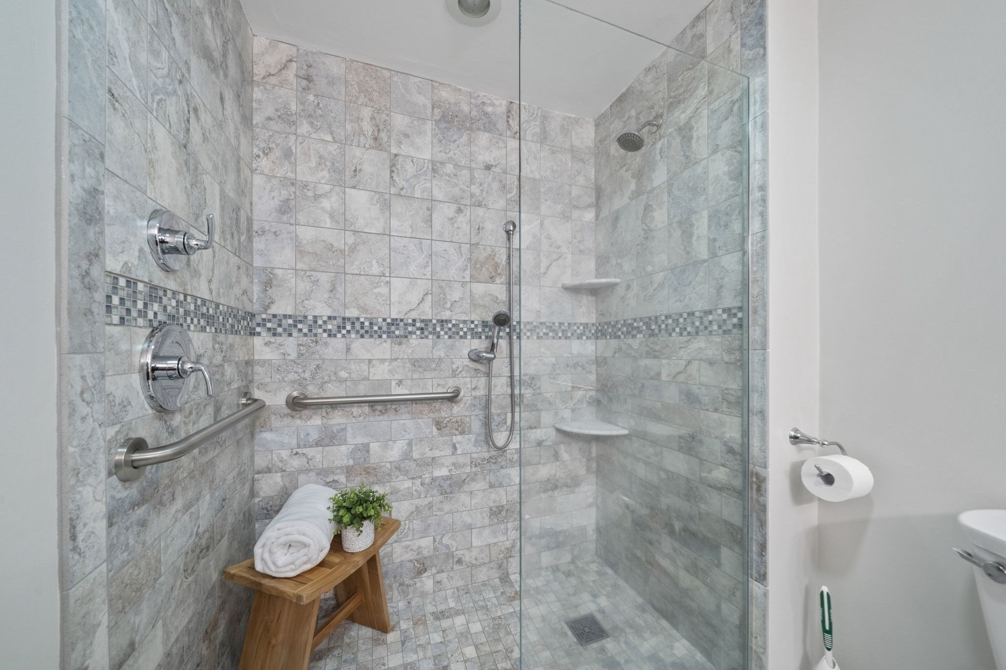 100 Parks St # 27 Property Photo 14