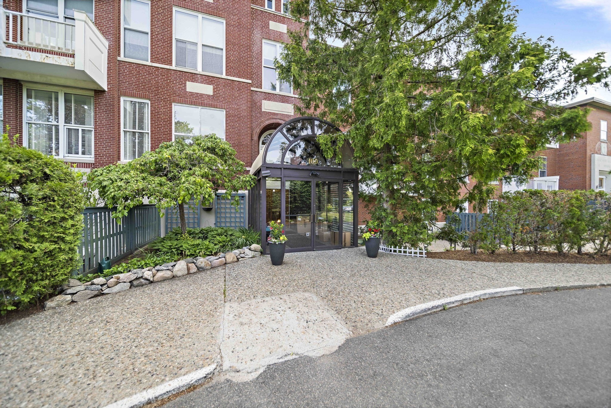 100 Parks St # 27 Property Photo 19