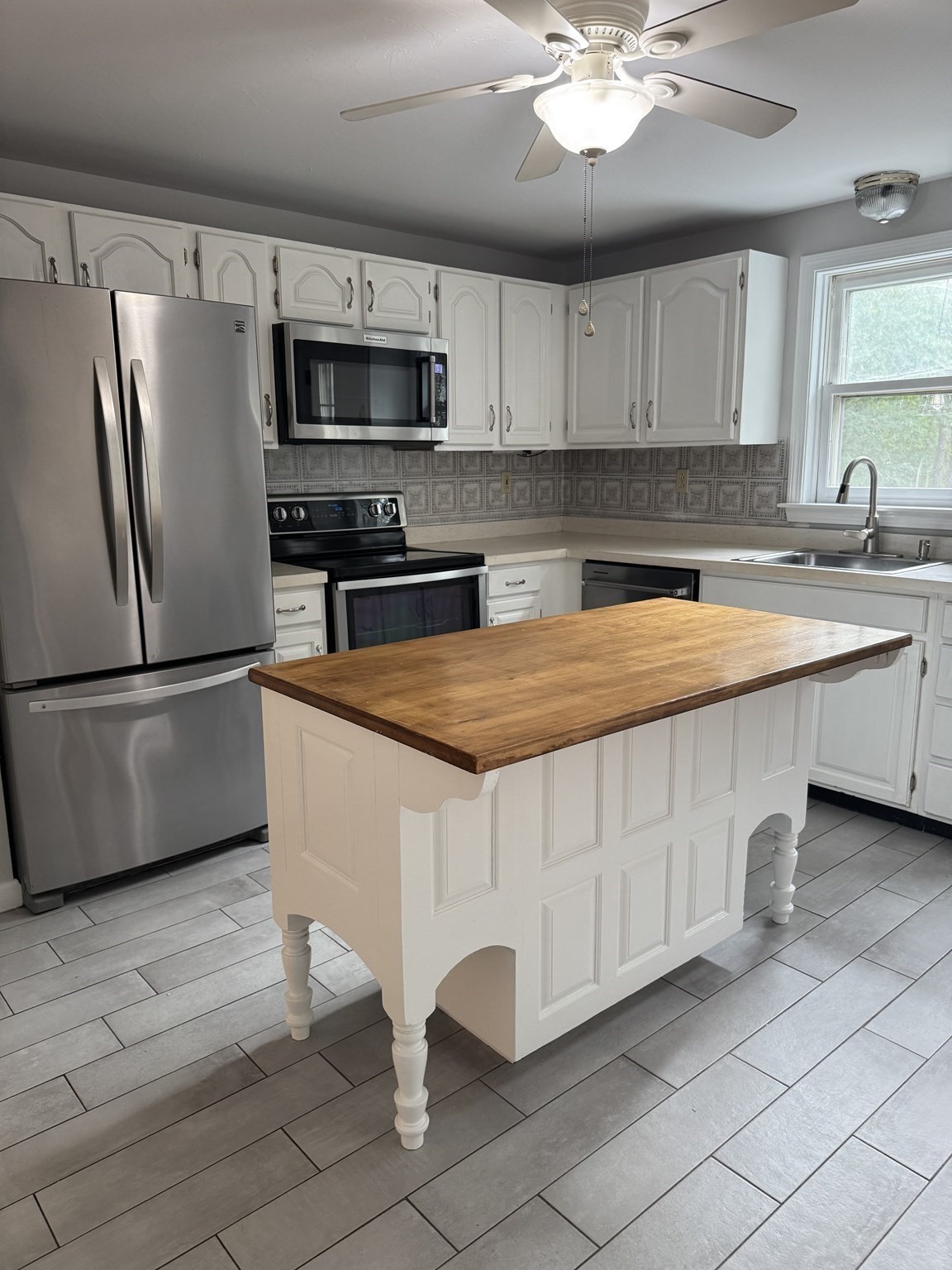 22 Admiral Rickover Rd. Property Photo 3