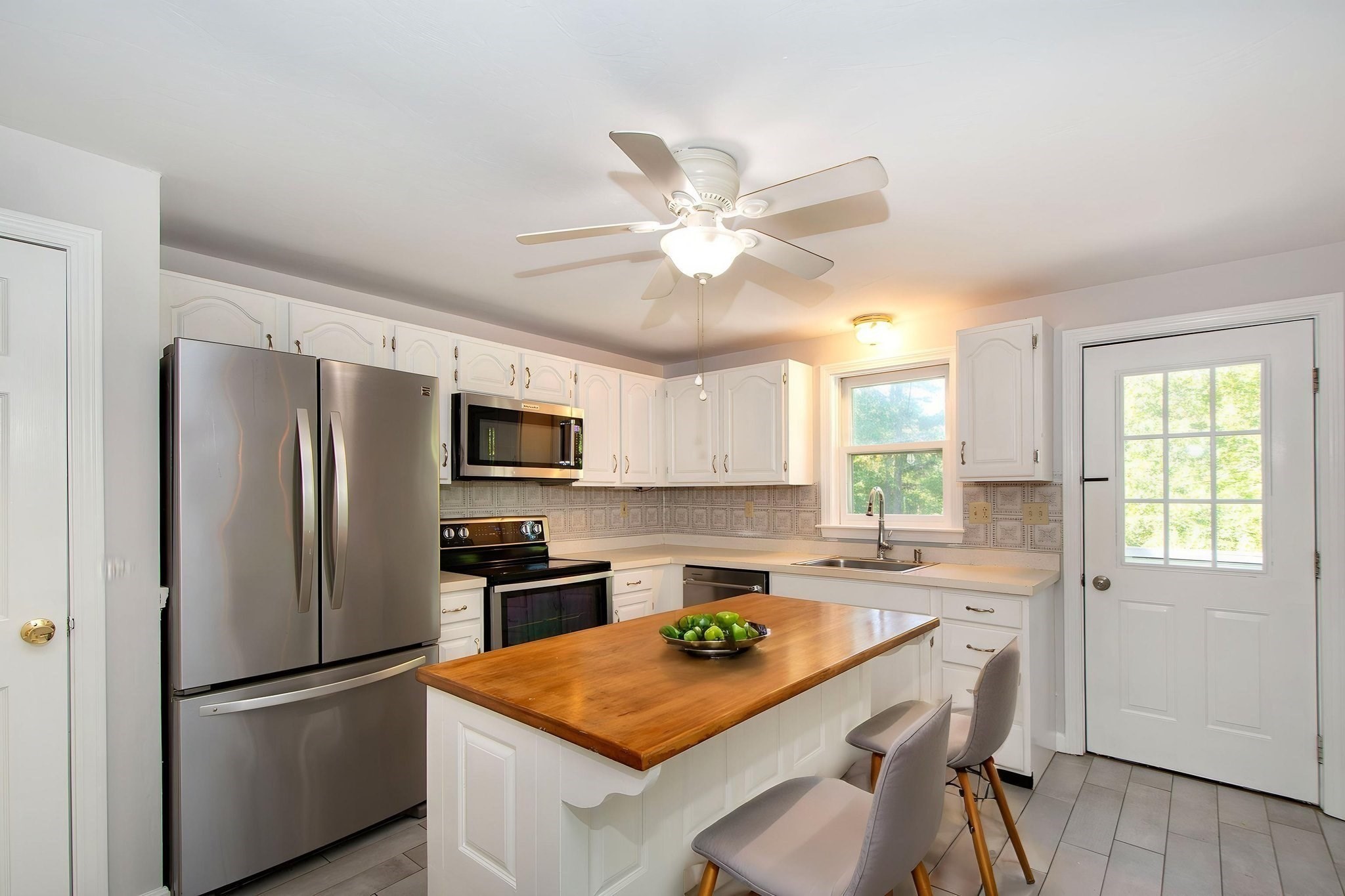 22 Admiral Rickover Rd. Property Photo 6