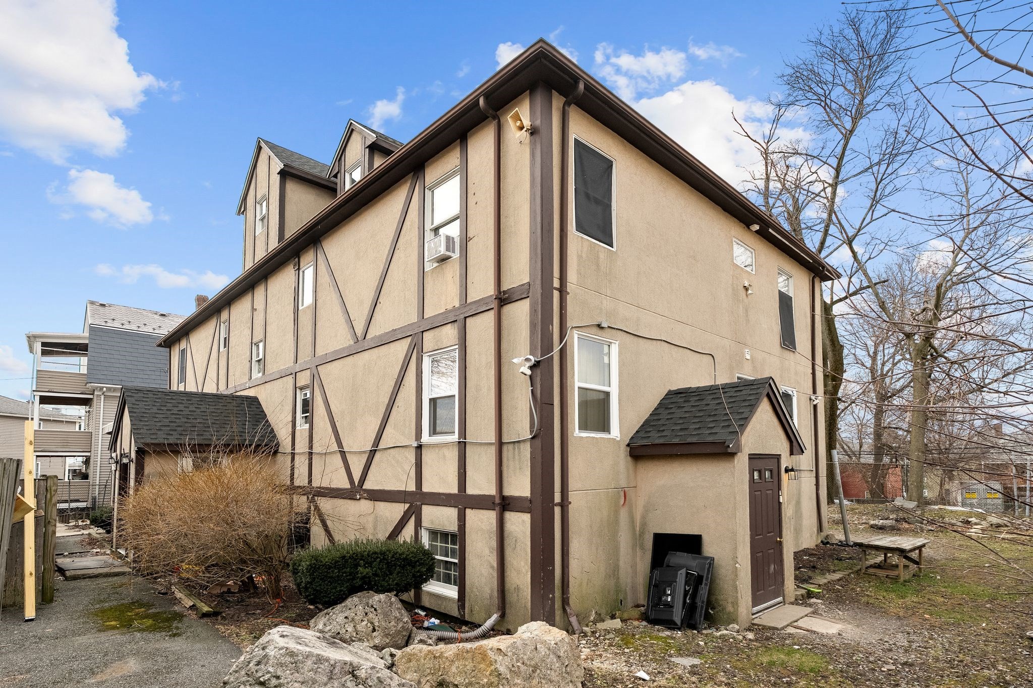 19 Hiawatha Rd Property Photo 15