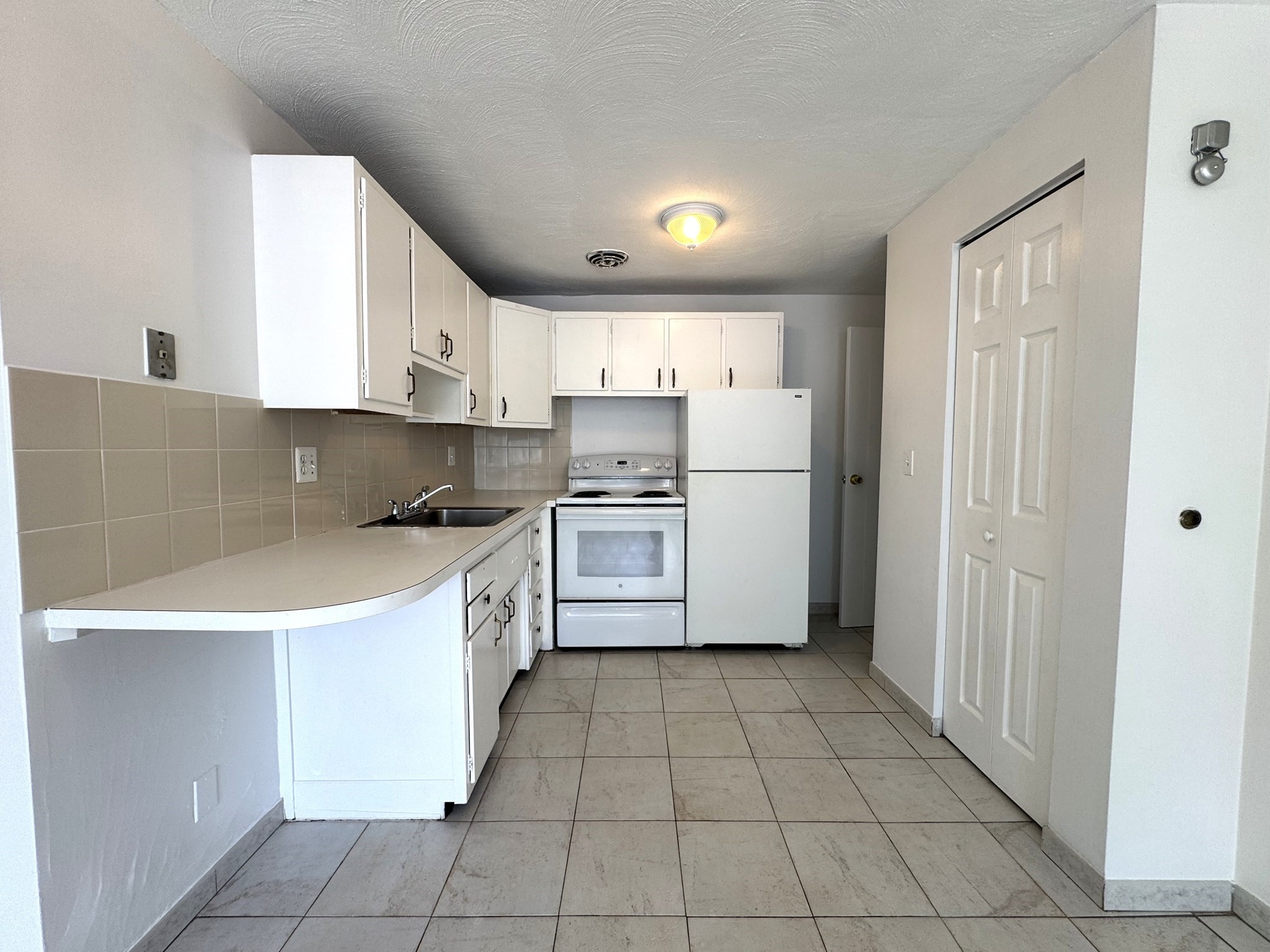 5 Carey Ave # G1 Property Photo 1