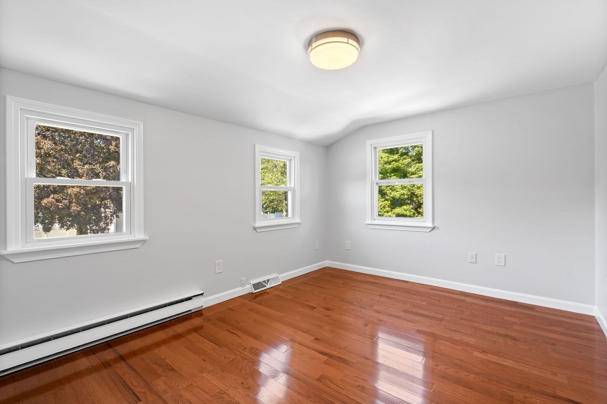 2 Ash St Property Photo 24