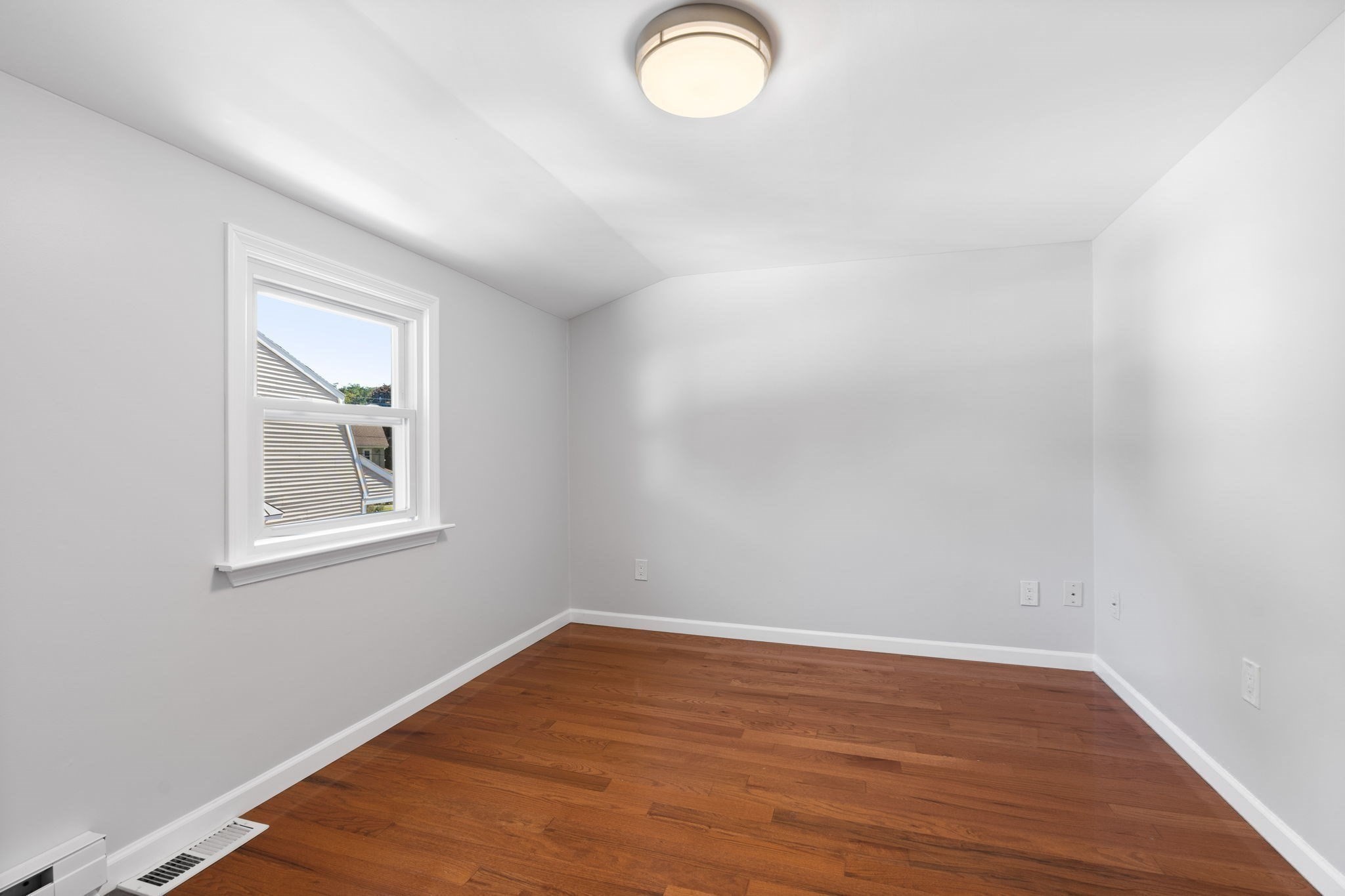 2 Ash St Property Photo 28